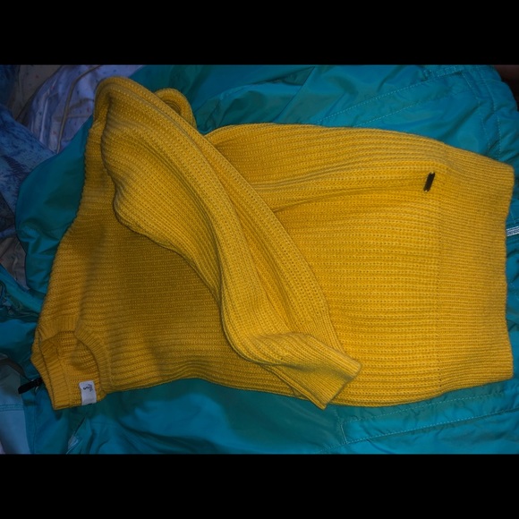 Clothes - Picture 3 of 3